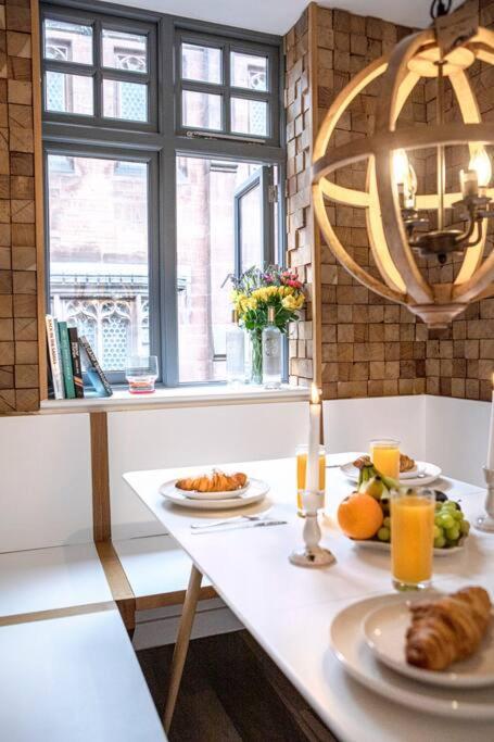 City Superhost: Luxury Deansgate Townhouse 맨체스터 외부 사진